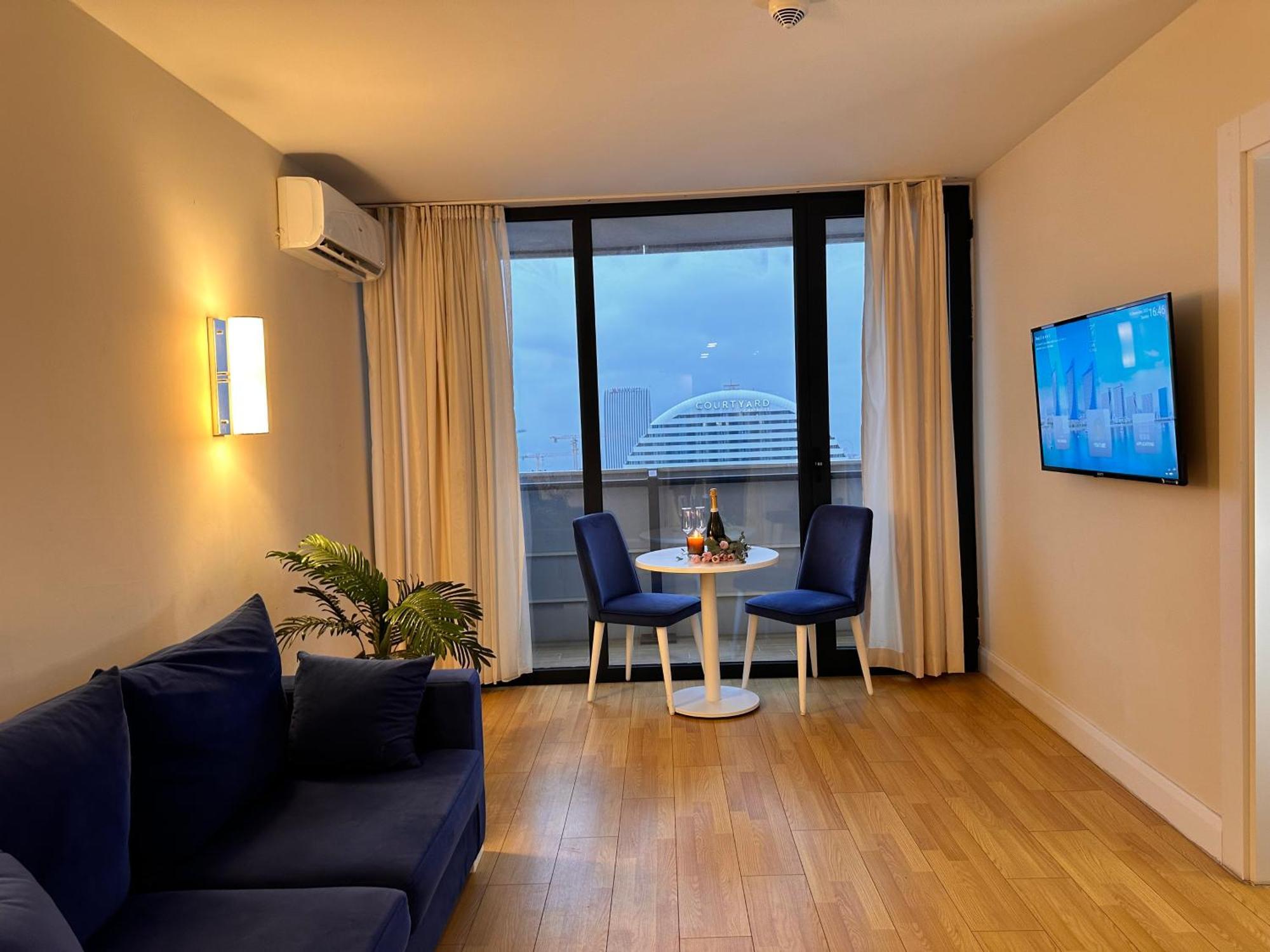 Apartment From Batoemi Buitenkant foto