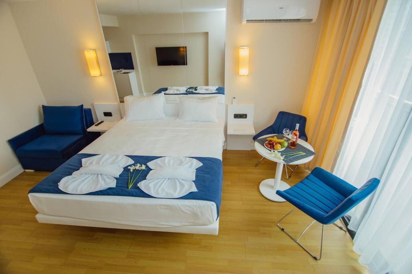 Apartment From Batoemi Buitenkant foto